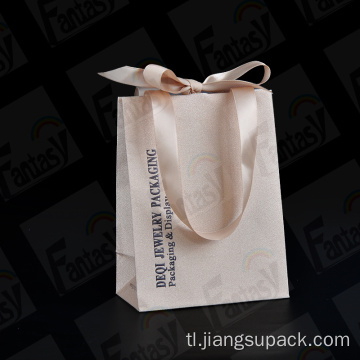 Cosmetic Kraft Paper Bags sa iyong sariling logo.